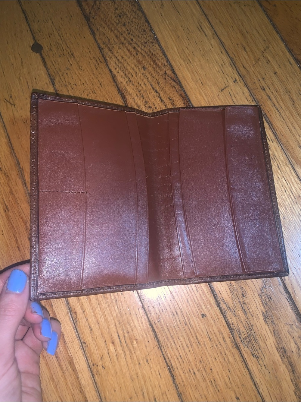 Leather passport holder - Picture 6 of 15